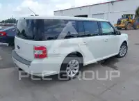 2010 Ford FLEX photo