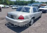 2010 Ford CROWN фото
