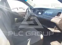 2010 Ford CROWN фото