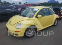 2010 Volkswagen BEETLE photo