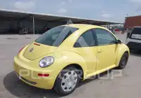 2010 Volkswagen BEETLE фото