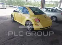 2010 Volkswagen BEETLE photo
