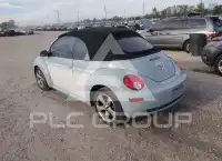 2010 Volkswagen BEETLE photo