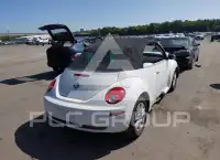 2010 Volkswagen BEETLE фото