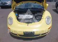 2010 Volkswagen BEETLE photo