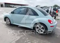 2010 Volkswagen BEETLE photo