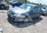 2010 Volkswagen Jetta photo