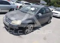 2010 Volkswagen Jetta photo
