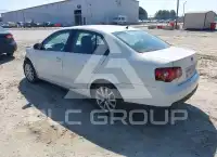 2010 Volkswagen Jetta photo