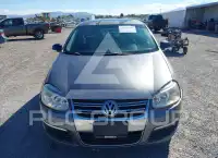 2010 Volkswagen Jetta photo