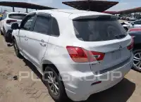 2011 Mitsubishi OUTLANDER photo