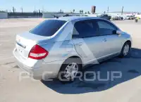 2011 Nissan VERSA фото