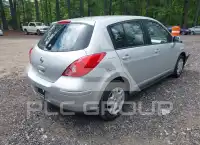 2011 Nissan VERSA photo