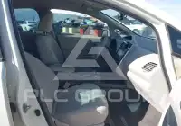 2011 Nissan LEAF photo