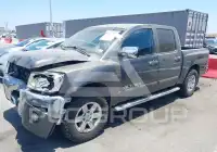 2011 Nissan TITAN фото