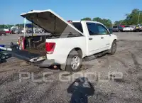 2011 Nissan TITAN фото