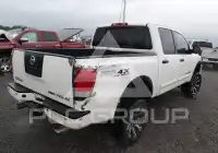 2011 Nissan TITAN фото