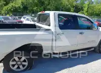 2011 Nissan TITAN фото
