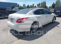 2011 Nissan MAXIMA photo