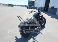 2011 Harley-Davidson XL883 фото