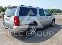 2011 Chevrolet Suburan photo