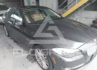 2011 BMW 550 фото