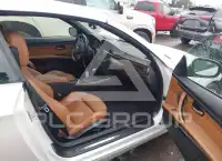 2011 BMW 330 фото