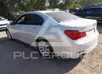 2011 BMW 750 фото