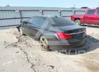 2011 BMW 750 фото