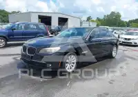 2011 BMW 750 photo