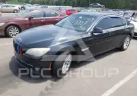 2011 BMW 750 photo