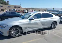 2011 BMW 750 фото