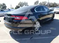 2011 Jaguar XF фото