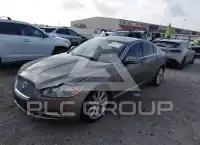 2011 Jaguar XF photo