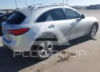 2011 Infinity FX35 photo
