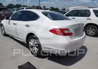 2011 Infinity M37 photo
