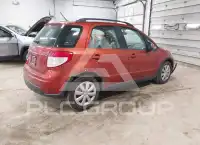2011 Suzuki SX4 photo
