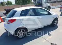 2011 Mazda 2 фото