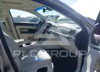 2011 Lincoln MKS photo