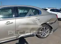2011 Lincoln MKS photo