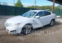 2011 Lincoln MKS photo