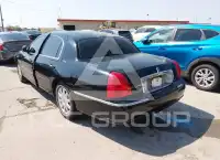 2011 Lincoln Town photo