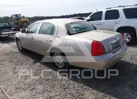 2011 Lincoln Town фото