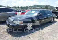 2011 Lincoln Town photo