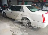 2011 Cadillac DTS photo