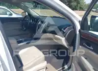 2011 Cadillac SRX photo