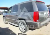 2011 Cadillac ESCALADE фото