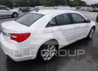 2011 Chrysler 200 фото