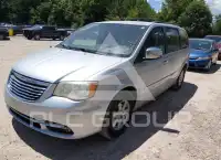 2011 Chrysler TOWN & COUNTRY photo