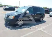 2011 Chrysler TOWN & COUNTRY фото